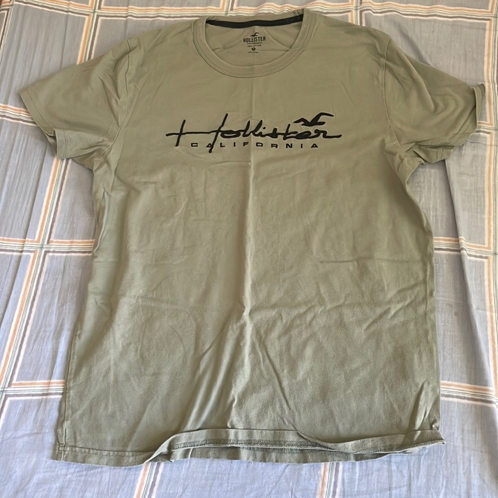 Green Hollister tee shirt
